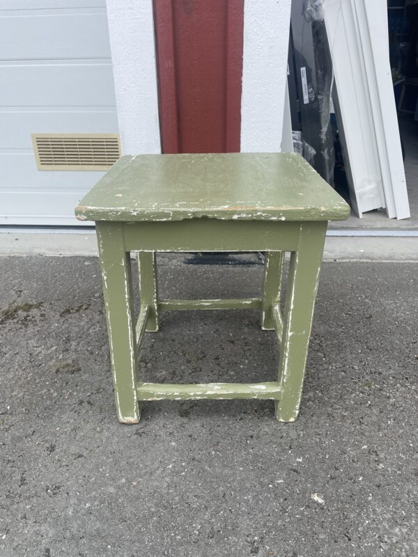 Rustik pall - sängbord - sidobord- vintage grön