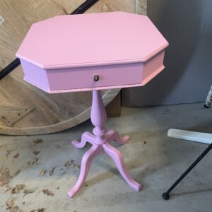 Sidobord- sängbord rosa