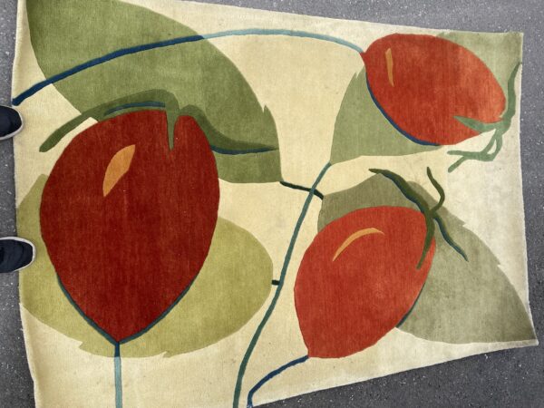 Handtuftad Ullmatta Floral Nypon  140x200 cm (second hand)